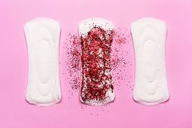 Sebuah perubahan kecil dalam siklus menstruasi dari normal dapat menyebabkan seorang wanita menjadi panik. Tanda Jika Darah Haid Bau Dan Sudah Tidak Normal Womantalk