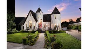 There are some 600 examples spread throughout the netherlands, reflecting both historic fortresses and plush manor. 1927 Storybook Castle In Santa Ana Hits The Market At 1 29 Million Orange County Register