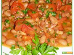 I fagioli con le cotiche sono un piatto tipico della tradizione culinaria italiana molto facile da preparare. Fagioli Con Le Cotiche Ricetta Trovaricetta Com