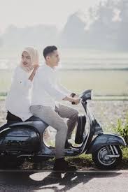 30 foto prewedding outdoor casual simple romantis 2019. Djendela Photography Djendelaphotography Profil Pinterest