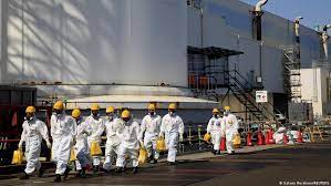 Fat man adalah senjata nuklir jenis implosi yang lebih kuat dan efisien namun lebih rumit yang mengandung plutonium, unsur sintetis yang dibuat di sejumlah reaktor nuklir di hanford, washington. Satu Dekade Bencana Nuklir Fukushima Bagaimana Nasib Proyek Penonaktifan Reaktor Dunia Informasi Terkini Dari Berbagai Penjuru Dunia Dw 11 03 2021