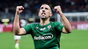 Base de datos de famosos con acusaciones de acoso, abuso y violencia, encubridores y forros en general. Ribery Show Bei Florenz Sieg Gegen Ac Mailand Ex Fc Bayern Star Lasst Sich Von Brutalem Foul Nicht Stoppen Sportbuzzer De