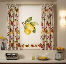Las cortinas son un accesorios de decoración simple, pero elegidas con buen gusto y estilo, tienen el poder de realzar cualquier espacio en el cual se por ello hoy te presentamos ideas y tendencias de cortinas modernas para cocinas, dormitorios y salones. Cortinas Para Cocinas Ideas De Cortinas Para Cocinas Cortinas Para Cocina Cortinas Como Hacer Cortinas Modernas