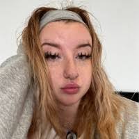 Nell Stephens's Instagram, Twitter & Facebook