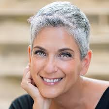 Lori Kraus's Instagram, Twitter & Facebook