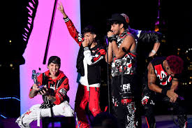 #cnco #christophervelez #richardcamacho #zabdieldejesus #joelpimentel #erickcolon #cncowners. Cnco Bust Out Their Best Dance Moves For Impressive Beso Mtv Vmas Performance Entertainment Tonight