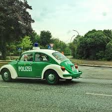 Peterwagen Der Polizei Hamburg Grun Gruneshamburg Hamburgenergie Polizei Hamburg Polizei Hamburg