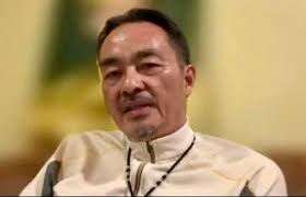 Nói có sách mách có chứng,” xin bấm hình 1 để xem và nghe Joseph Đỗ Vinh  vừa xác nhận hắn đã xưng “vua” hơn hai chục năm qua, và nay hắn