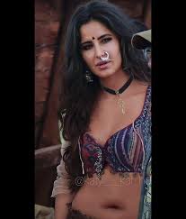 Katrina Kaif's navel | Scrolller