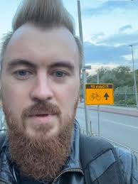 DIA DE COBERTURA IN LOCO Nossos @leonid.klyuev e Gabriel López estão em  Zandvoort e contam detalhes do primeiro dia da @f1 por lá. Assista!  #TikToknoGP #F1noGP #DutchGP