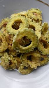 Di malaysia pula, peria dijadikan sebagai ulam dan dimakan mentah. Ibu Resepi Resepi Peria Katak Goreng Tempura Kredit Facebook