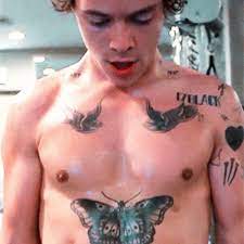 Harry styles' extensive collection of 60 tattoos is expertly covered up as singer arrives on set to film don't worry darling. Harry Styles Pinterest Scftkisses In 2021 Harry Styles Shirtless Harry Styles Tattoos 1d Day