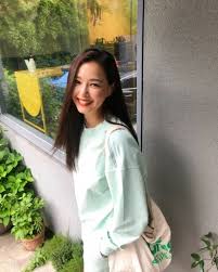 유아인은 공동 대표인 차혜영, 아티스트 권철화, 김재훈, 권바다, 큐레이터 김지은, 에디토리얼 디렉터 박노섭과 머리를 맞대 이 공간을 만들었다. Tntrv6kwn9b6bm