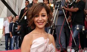 بدأت منة شلبى مسيرتها الفنية عام 2000 فى مسلسل سلمى يا سلام مع الفنانة القديرة سميحة أيوب وبرز اسمها فى أولى أعمالها مع الفنان القدير محمود عبد العزيز فيلم الساحر ومن بعده شاركت مع النجمة ليلى علوى فى فيلم بحب. Ù…Ø·Ø§Ù„Ø¨Ø§Øª Ø¨Ø­Ø°Ù ØµÙˆØ±Ø© Ù†Ø´Ø±ØªÙ‡Ø§ Ù…Ù†Ø© Ø´Ù„Ø¨ÙŠ Ù„Ø­Ù†Ø§Ù† ØªØ±Ùƒ Ù…Ø§ Ø§Ù„Ø³Ø¨Ø¨ Ø´Ø§Ù‡Ø¯ Ø§Ù„Ù‚Ø¯Ø³ Ø§Ù„Ø¹Ø±Ø¨ÙŠ