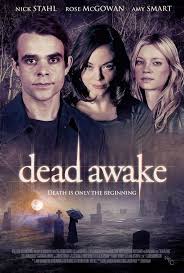 Chaos ensues after a global event wipes out all electronics and takes away humankind's ability to sleep. Dead Awake Szenenbilder Und Poster Film Critic De