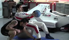To nie pierwszy raz, kiedy kierowcy formuły 1 ścigają się z kibicami. Jak Trenuja Fizycznie Kierowcy F1 Lepszytrener Pl