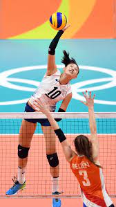 현재 중국 여자 프로배구리그 클럽인 상하이 브라이트 유베스트와 대한민국 여자 배구 국가대표팀 소속으로 뛰고 있다. ê¹€ì—°ê²½ ê°•ë ¥í•œ ìŠ¤íŒŒì´í¬