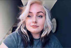 Can anyone recommend anywhere to go for Bridesmaid dresses? I want to take  my bridesmaid somewhere to see them and try them on, not just order them  online 🖤 Thanks in advance 🖤