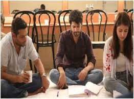 Sui Dhaga Movie Cast Crew And Story Bollywood Inspirational Film 2018 Varun dhawan succeeds in threading the needle with his fervent performan. sui dhaga movie cast crew and story