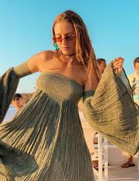 Serenay sarıkaya, 1 temmuz 1991'de ankara'da seyhan ümran ve mustafa sarıkaya'nın çocuğu olarak dünyaya geldi. Serenay Sarikaya Nin Annesi Umran Seyhan Kizindan Daha Genc Gorenler Soke Oldu Galeri Takvim