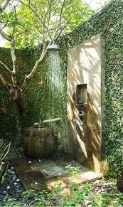 Eine Traumdusche Im Garten Zum Abkuhlen Im Sommer 20 Ideen Die Inspirieren Eine Traumdusche Im Garten Outdoor Shower Kits Outdoor Shower Outdoor Bathrooms