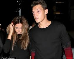 Bei der gala zur 67. Mesut Ozil Reunited With Girlfirend Mandy Capristo After A Year