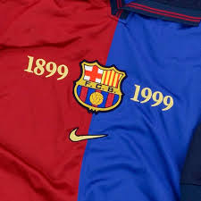 Check out our ac milan logo selection for the very best in unique or custom, handmade pieces from our shops. Best Of Jahrhundertwappen Trikots Barcelona Man Utd Milan Mehr Nur Fussball