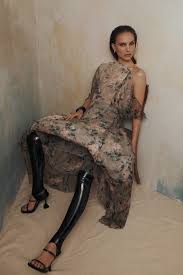 Natalie Portman Is Vogues May Cover Star | Vogue Australia