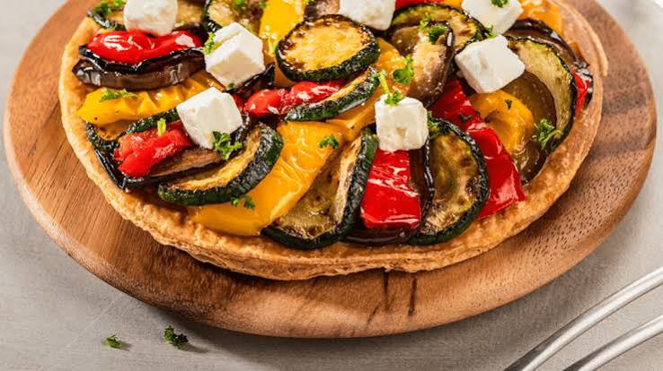 Recette - Tarte fine aux légumes du soleil et Feta | Lactalis Foodservice