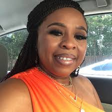 Stephanie Guyer's Instagram, Twitter & Facebook