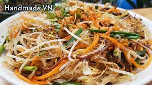 Nous te proposons une recette maison un peu plus rapide que la recette vietnamienne traditionnelle, mais aussi bonne que celle au restaurant. 3 Recettes Vietnamiennes Vegetariennes Faciles A Faire Chez Soi
