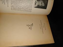 Primitive government (Pelican books) 1964 by Lucy Philip Mair. Paperback.