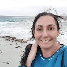 What are the weather conditions at Mettams pool tomorrow morning for  snorkeling?