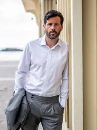 Peu porté, en bon état. Le Chemiseur Chemise Blanche Homme Classique Popeline Chic