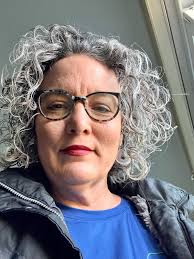 I'm suppose to take fashion advice from a woman that doesn't even have a  profile picture? Is that your key to looking youthful? It's giving Russian  Bot.