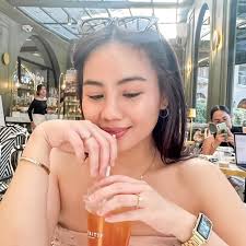 Anong best reco niyo sa shoes na comfy for long walks and maganda sa lahat  ng outfit? Onitsuka tiger NB 530 Addidas Samba Nike Vomer0 5 NB327