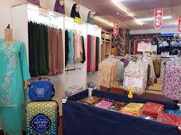 The masks are made to fit close to the face, with a nose wire and three double stitched pleats for a flexible fit. Www Mieranadhirah Com Qashmeera And Amir Kadir Collaborating On Rtw Bridal Wear