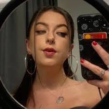 Kaya Warren's Instagram, Twitter & Facebook