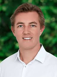 Luke Visser's Instagram, Twitter & Facebook