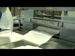 Madagascar Des Sacs Biodegradables A Base De Manioc Youtube