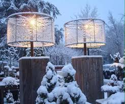Drinnen Schon Gemutlich Und Kuschelig Warm Jetzt Ist Es Zeit Auch Draussen Eine Schone Winterliche Atmosphare Zu Zaubern 10 Winterdeko Ideen Zur Inspiration Aussenlampe Gartenbeleuchtung Garten Und Outdoor