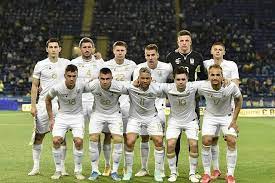 Професіональна футбольна ліга україни (також відома як пфл) є об'єднанням професійних футбольних клубів україни, створене у 1996 році для організації чемпіонатів україни з футболу. Kakim Budet Startovyj Sostav Sbornoj Ukrainy V Matche S Niderlandami