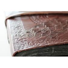 His middle brown color and neutral design make it. Photo Album Leather Cover 27x18 Cm