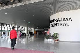 The salak tinggi erl station is one of the stations for the klia transit train services. Asia Travel Book Klia2æœ€ä¾¿å®œåœè½¦åœºä»·é'±ä¸Šæ¶¨ Salak Tinggiè¿‡å¤œåœè½¦ä¸å†æ˜¯rm3