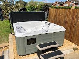 Dynamic 24 jet whirlpool bath. Second Hand Hot Tubs Pre Owned Hot Tubs Uk Home Facebook