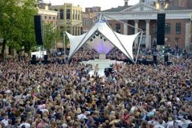 Editie 1 zit er op, bekijk hier de foto's. Tv Tip Sterren Muziekfeest Op Het Plein