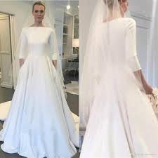 See all of the photos of the gown here. Discount 2020 Bohemian Wedding Dresses Long Sleeves Meghan Markle Style Bridal Gowns Button Back Sweep Trian Plus Size A Line Wedding Dress Wedding Gowns And Dresses Wedding Gowns Dresses From Newdeve 97 71