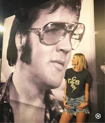 We love it when celebrities stop by the king's castle! Thanks for making a  return visit, Kristen Taekman!