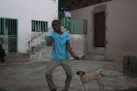 Son objectif est de prendre soin des animaux pendant l'absence de leurs propriétaires. Der Erste Eindruck Aus Haiti Integer Ev Bonns Webseite