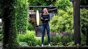 Hon var endast 14 år när hon gjorde sin landslagsdebut. Isabelle Haak Om Nya Klubben I Turkiet Mamma Var Orolig Dn Se